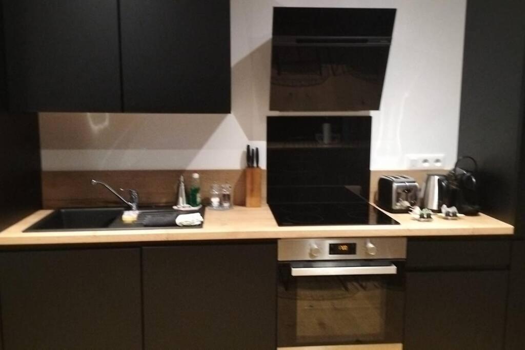 The Sunny ¤ Terrasse ¤ Proche Centre ¤ Parking ¤ Wifi Apartment
